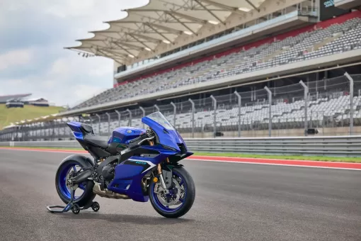 yamaha-oct24-25supersportr9-gallery9.jpg