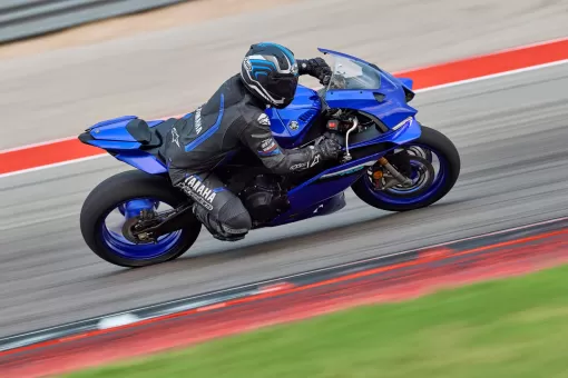 yamaha-oct24-25supersportr9-gallery6.jpg