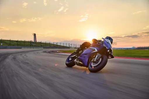 yamaha-oct24-25supersportr9-gallery4.jpg